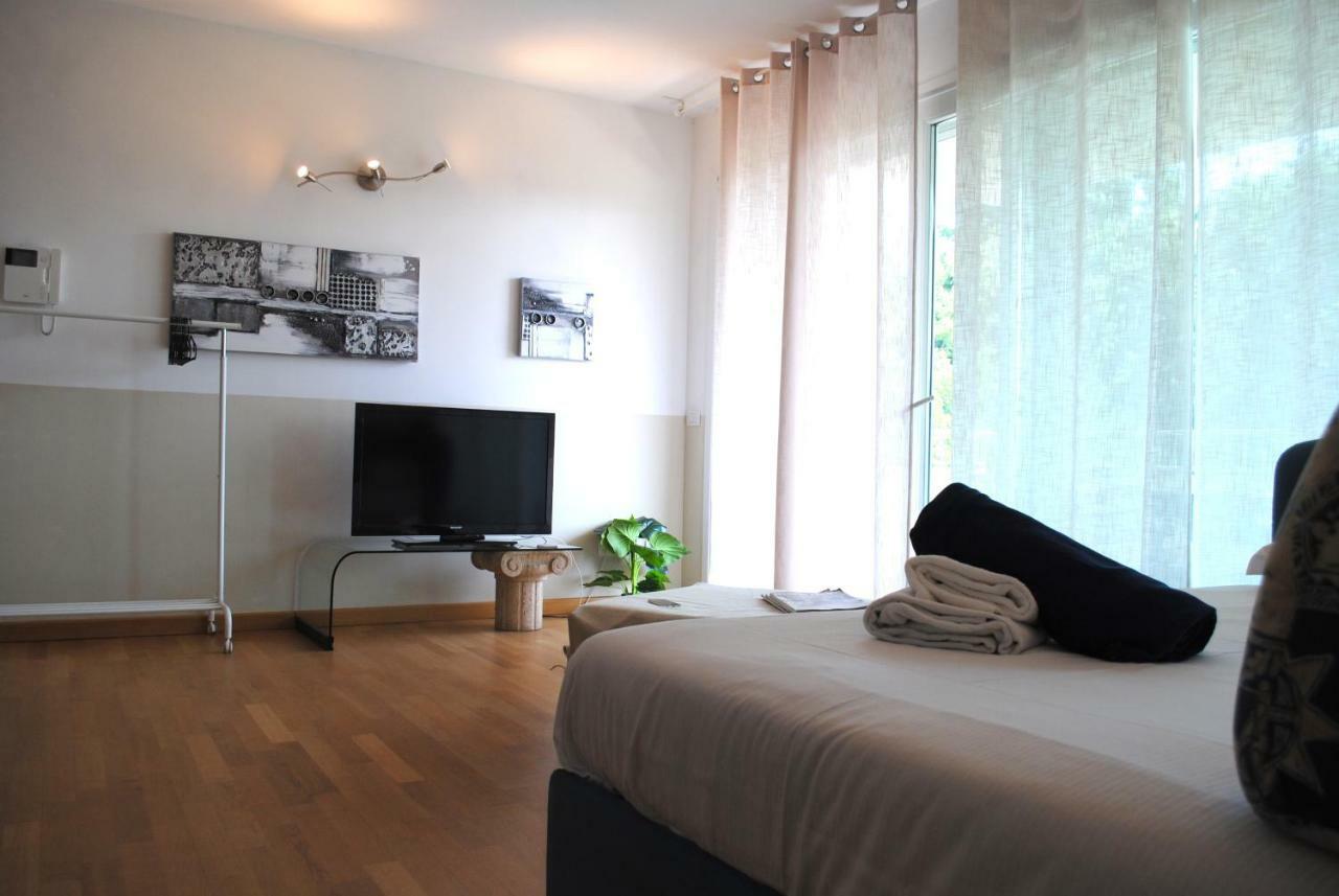 Bnbook - Metropolitan Expo Flat Rho Bagian luar foto
